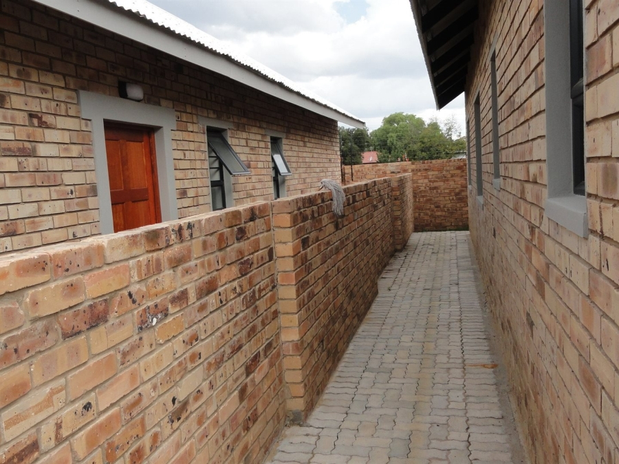 To Let 2 Bedroom Property for Rent in Die Bult North West